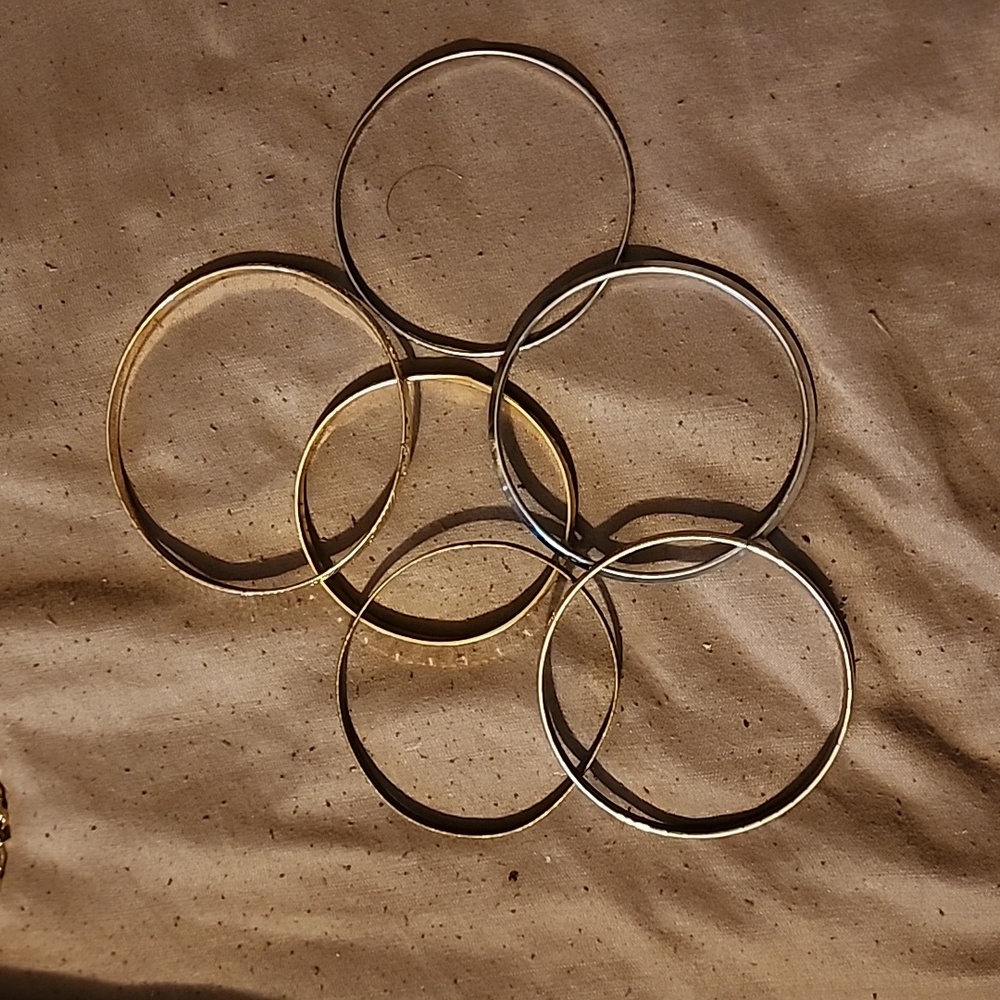 Costume Bracelets (J16)